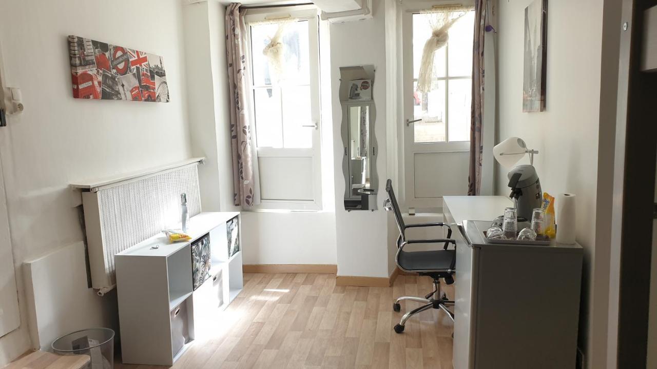Chambres Poitiers Centre Ville - Salle De Bain, Refrigerateur, Tv Et Machine A Cafe Privatifs - Cuisine Commune - Terrasse - Hotel De Ville A 200M Kültér fotó