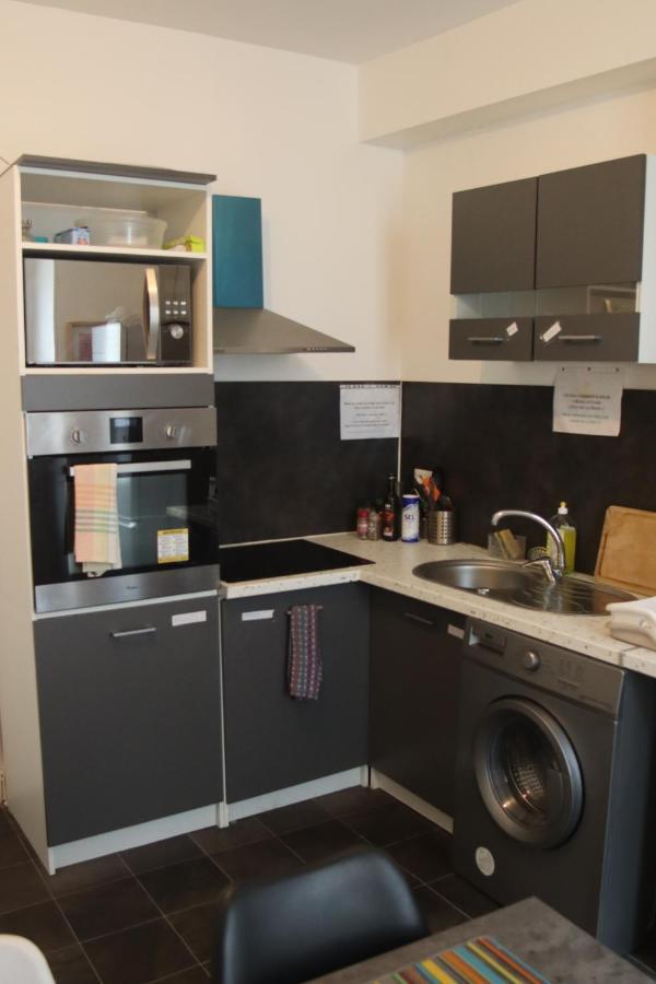 Chambres Poitiers Centre Ville - Salle De Bain, Refrigerateur, Tv Et Machine A Cafe Privatifs - Cuisine Commune - Terrasse - Hotel De Ville A 200M Kültér fotó