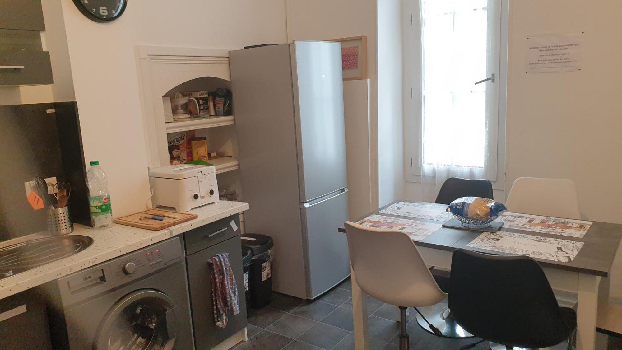 Chambres Poitiers Centre Ville - Salle De Bain, Refrigerateur, Tv Et Machine A Cafe Privatifs - Cuisine Commune - Terrasse - Hotel De Ville A 200M Kültér fotó
